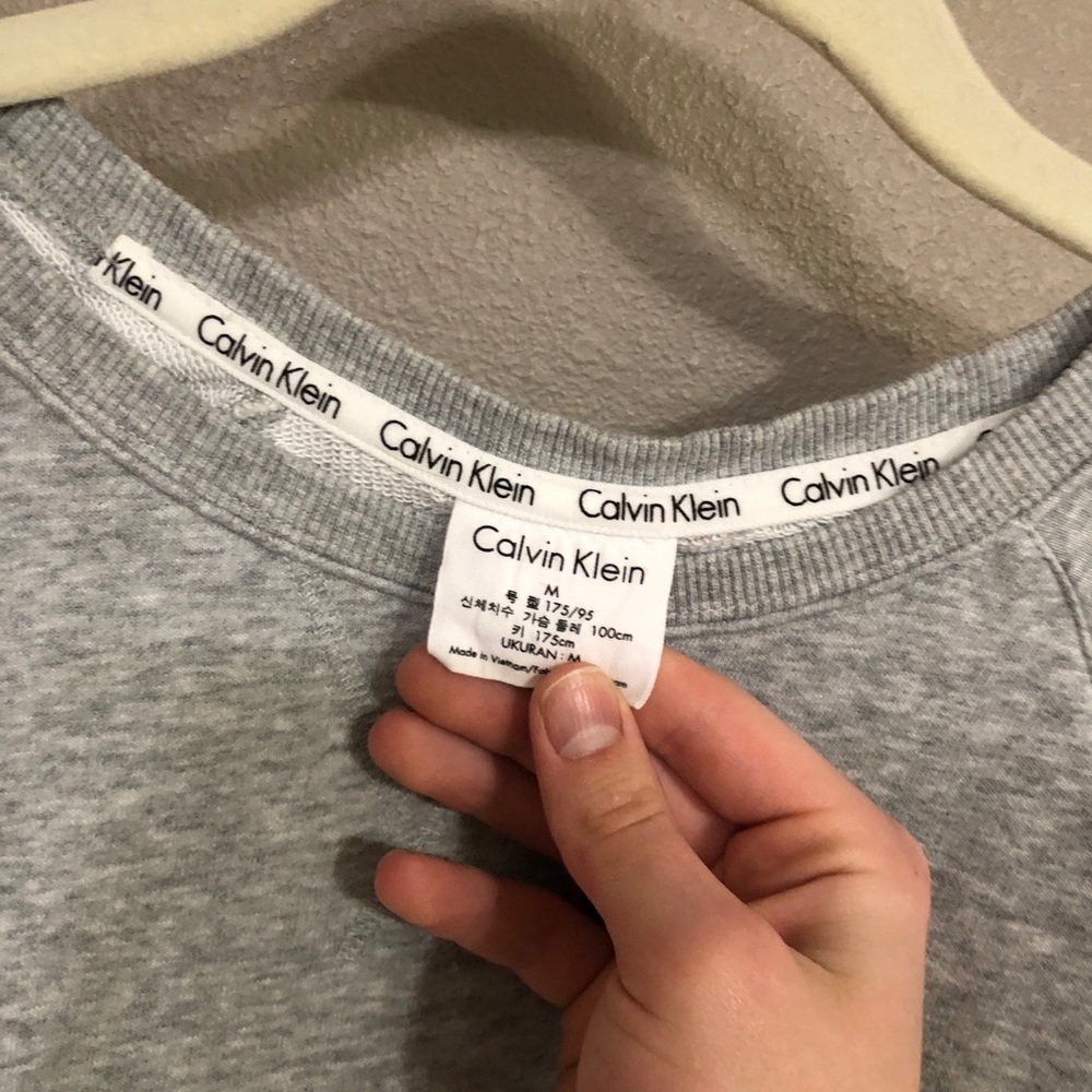 Calvin Clean Sweater - Picture 2 of 3